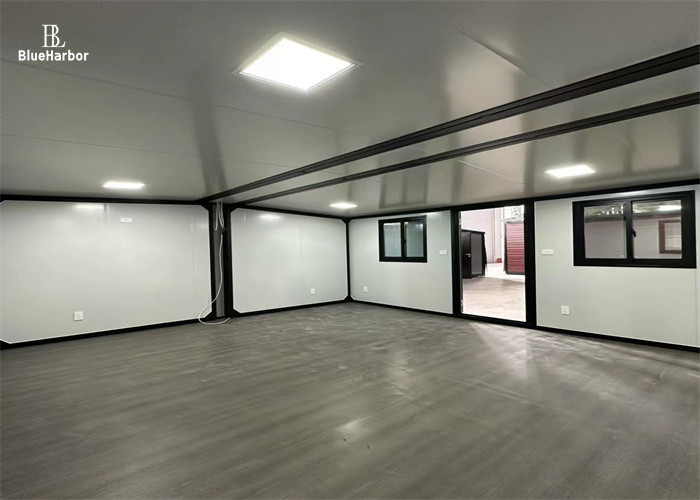 Fashionable and Expandable 18 Square Meters to 60 Square Meters Double-wing Container House Suitable for Residential Use